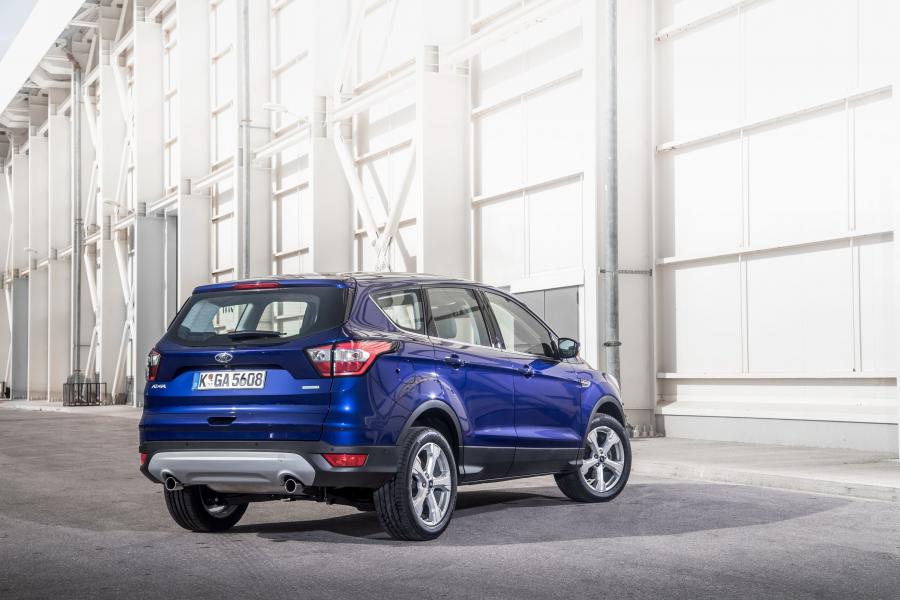  Ford Kuga Titanium 2016 года  (фото 3 из 28)